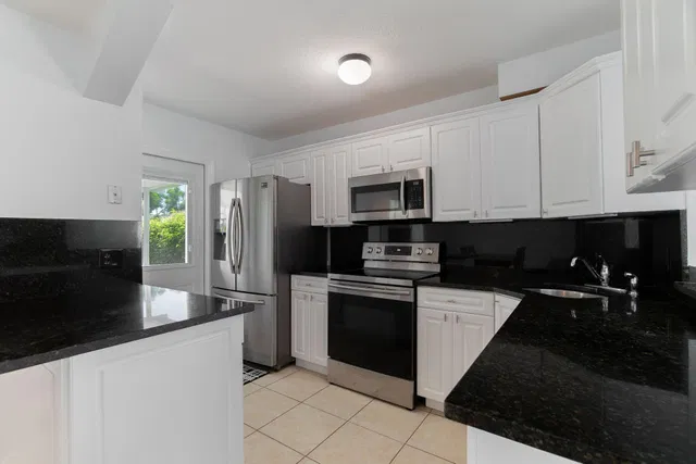 Residence photo 6