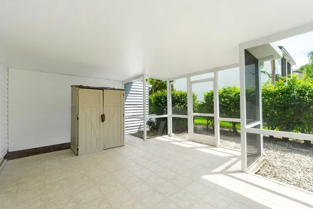 Residence photo 24