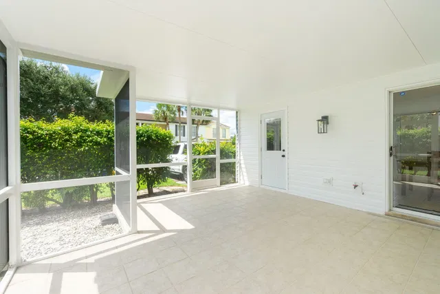 Residence photo 25