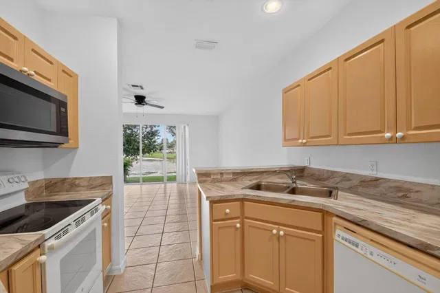 Residence photo 5