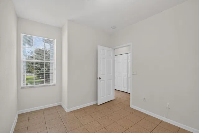 Residence photo 12