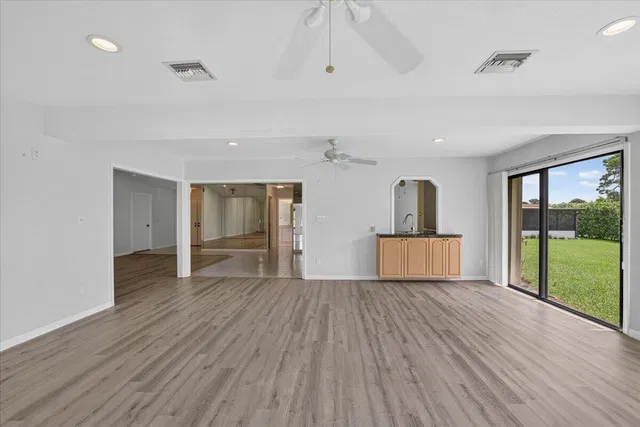 Eastpointe Country Club Residence photo 8