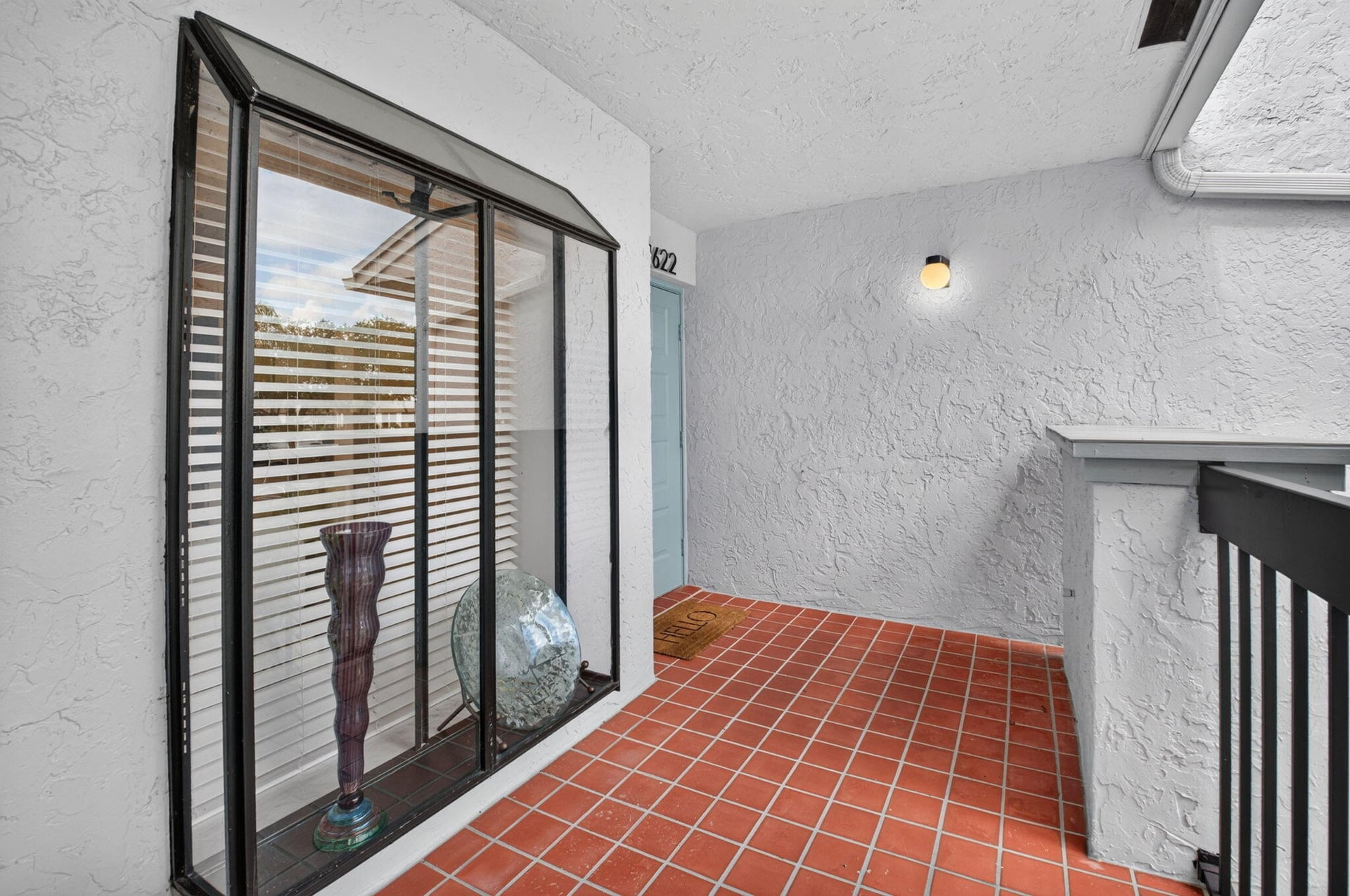 Unit 1622 photo 3
