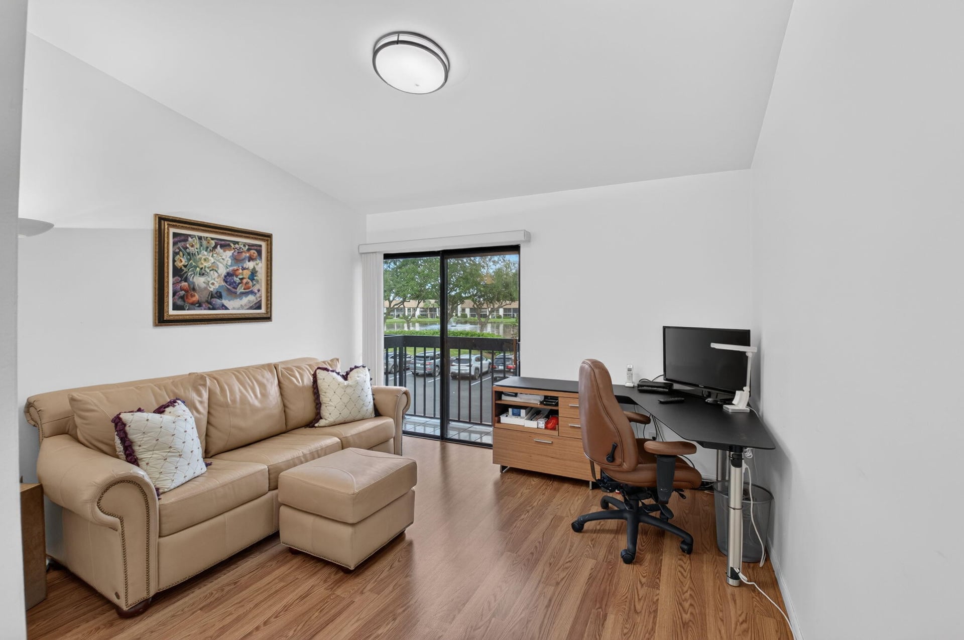 Unit 1622 photo 5