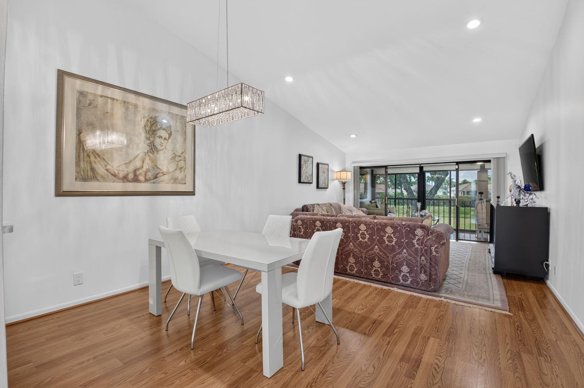 Unit 1622 photo 8