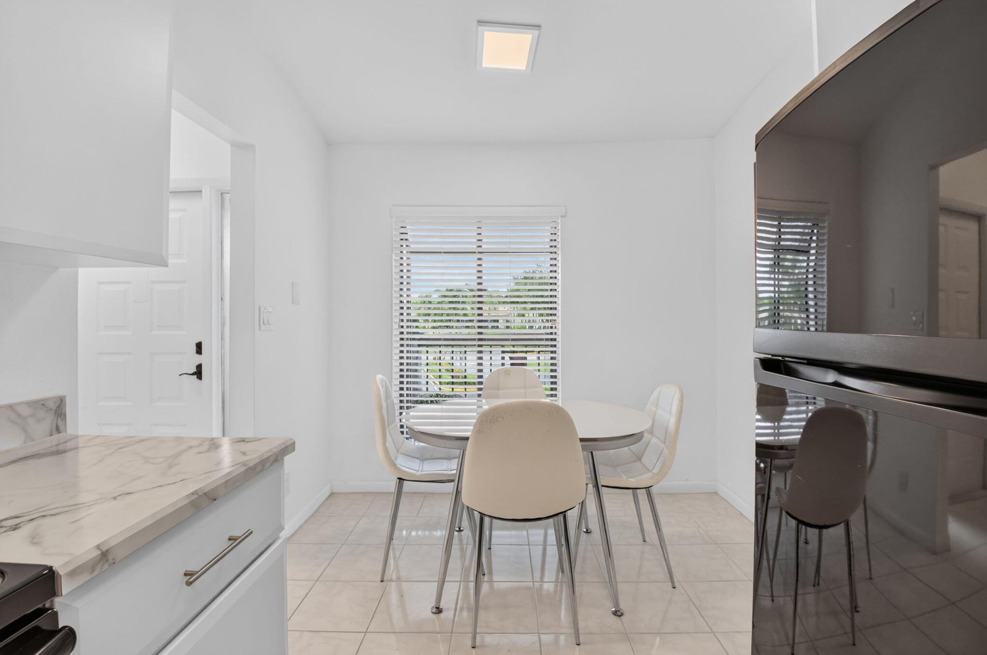 Unit 1622 photo 15