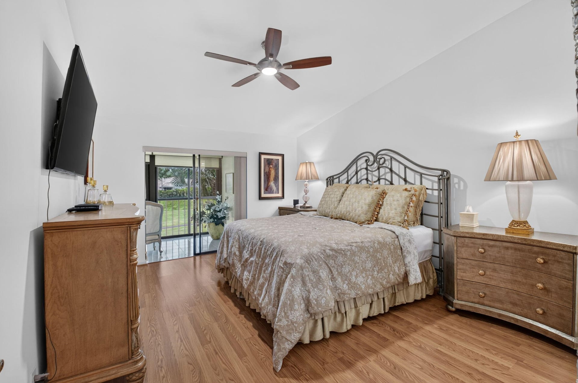 Unit 1622 photo 22