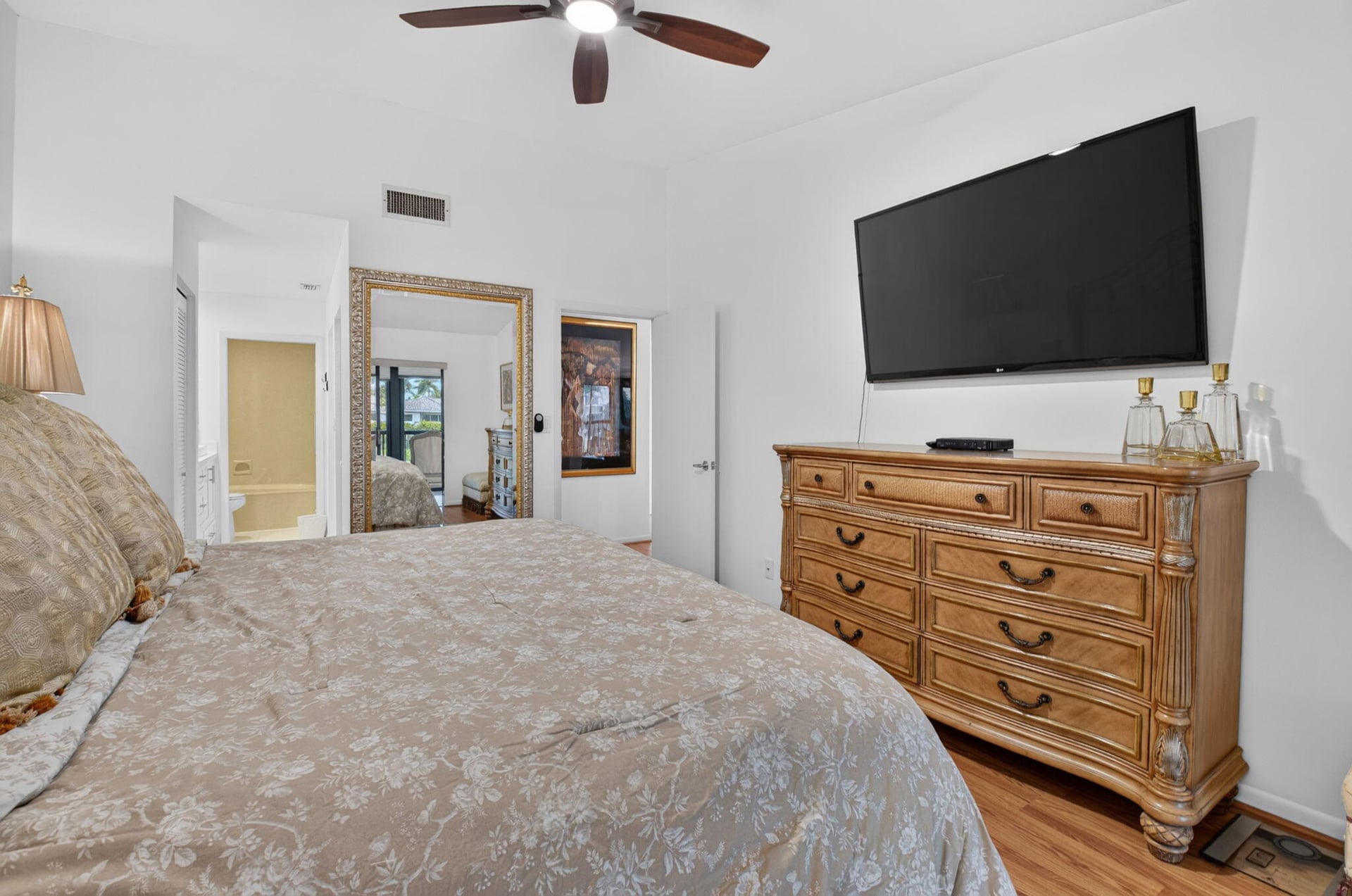Unit 1622 photo 24