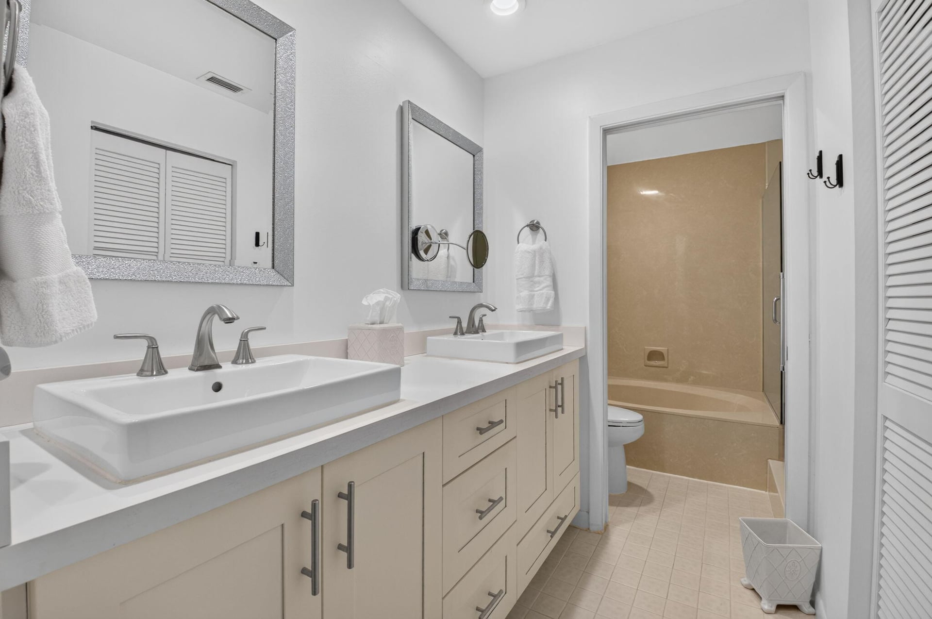 Unit 1622 photo 26