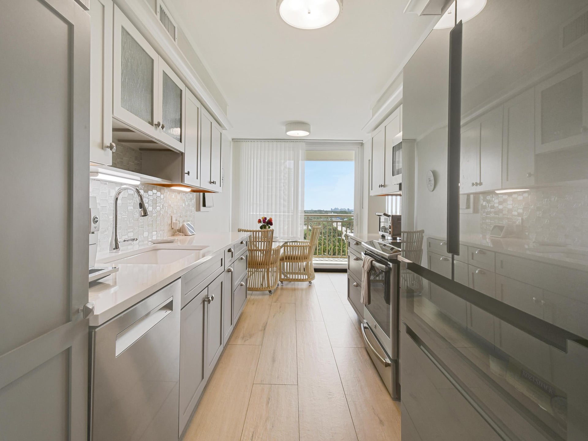 Singer Island Unit 908 photo 2