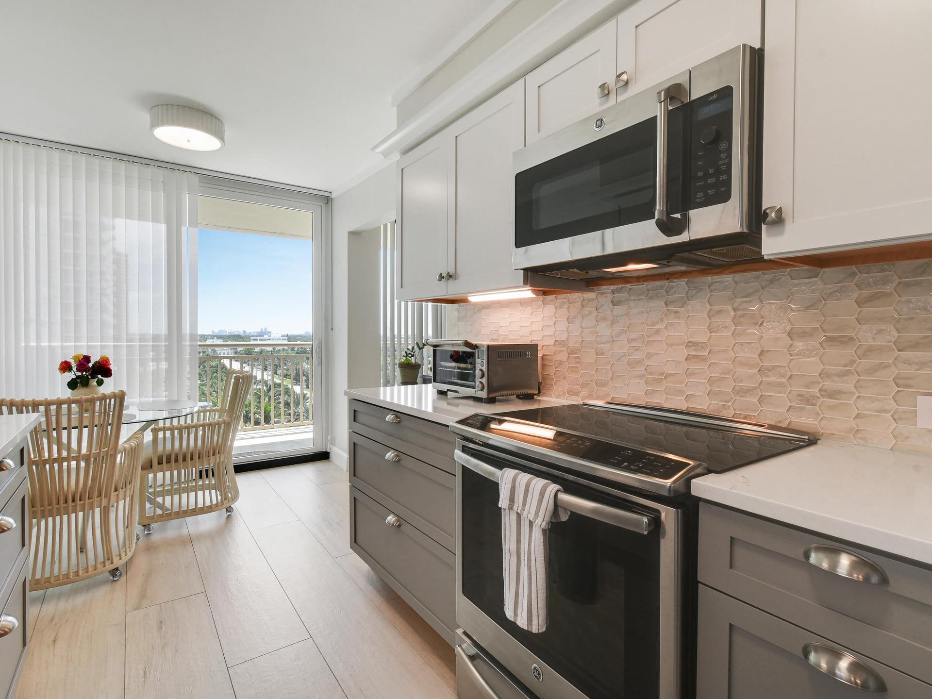Singer Island Unit 908 photo 9