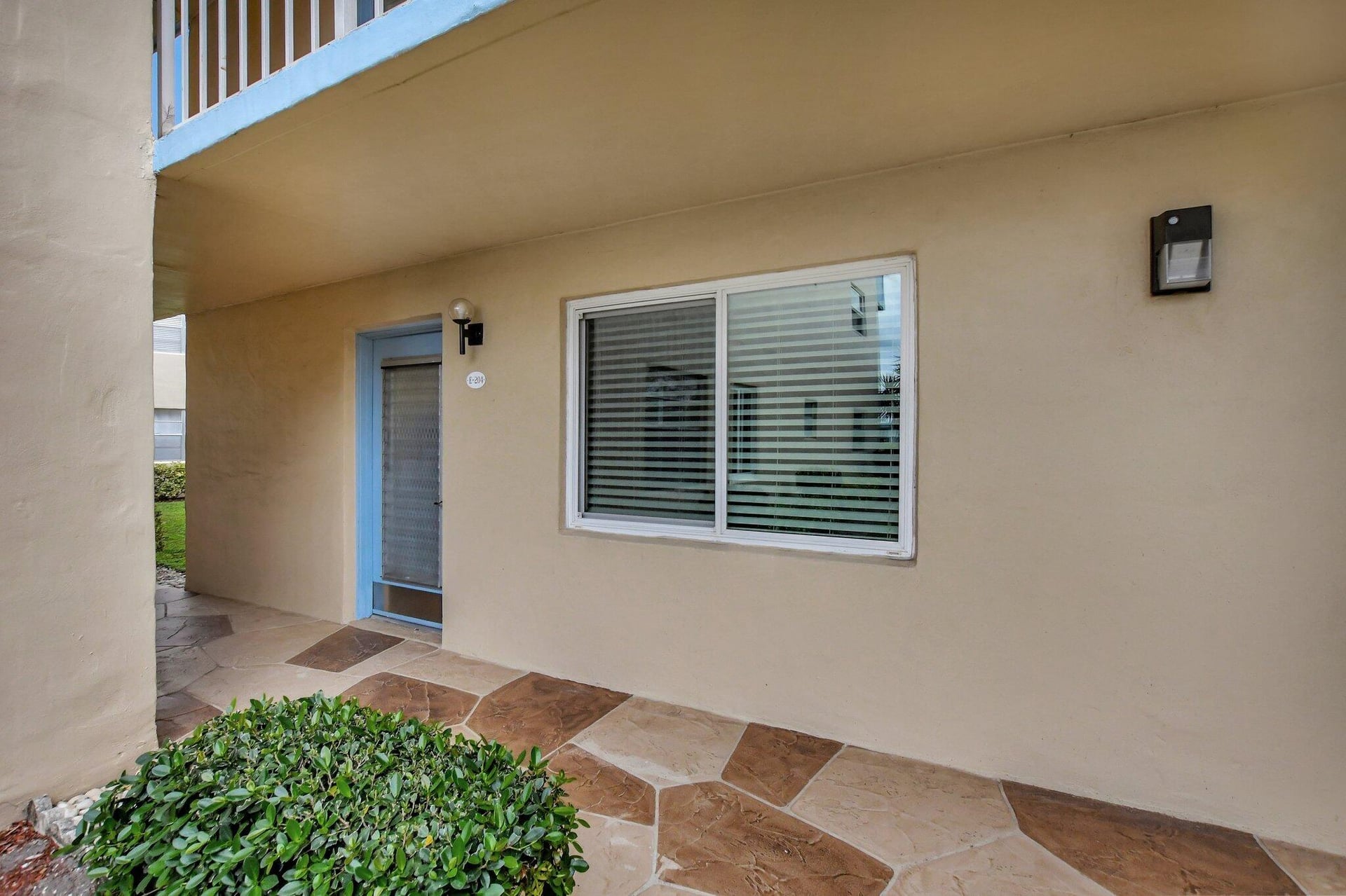 Residence photo 3