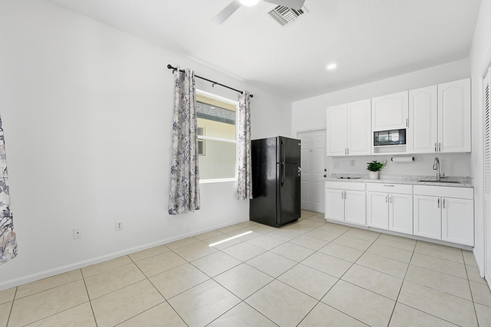 Residence photo 43
