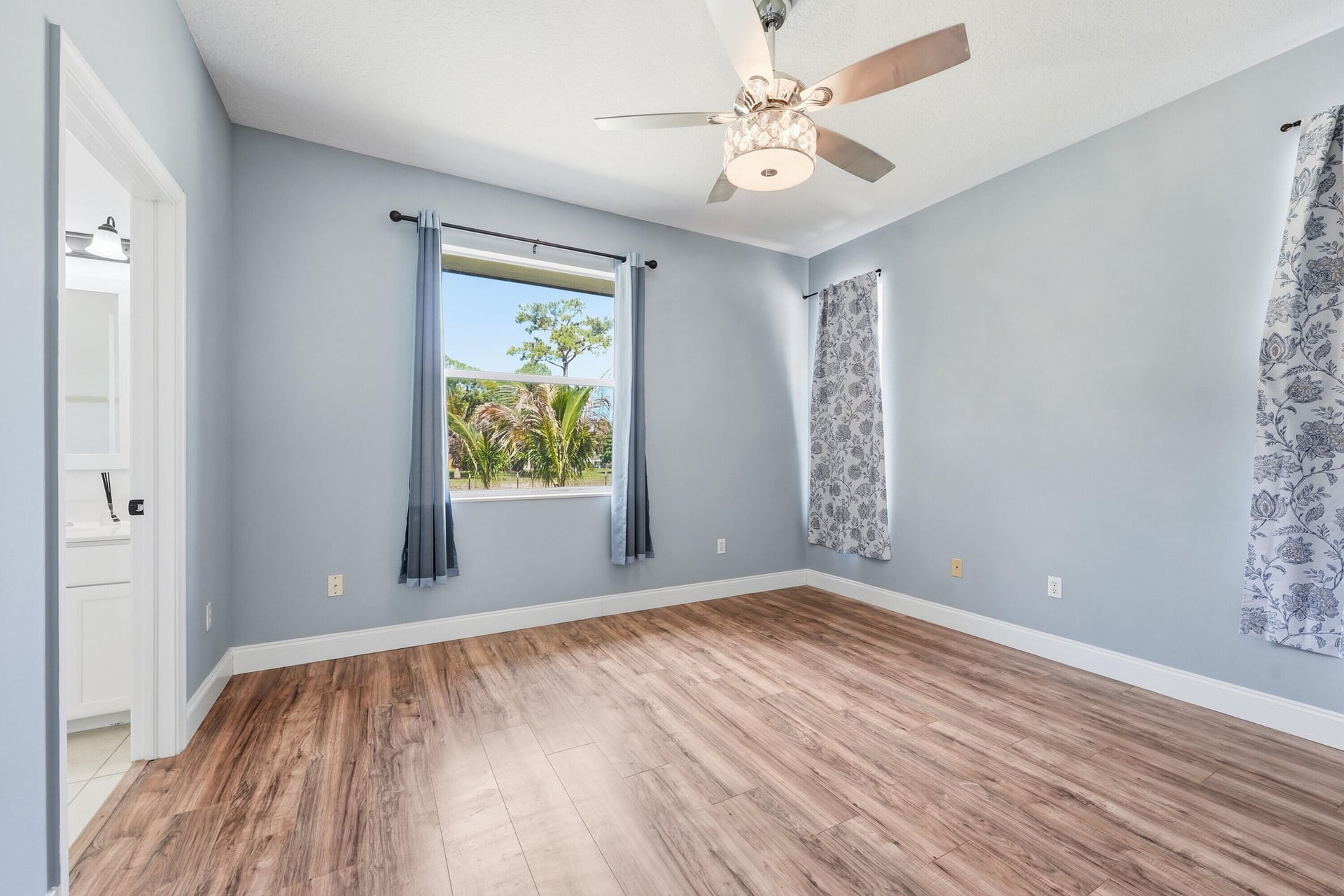 Residence photo 49