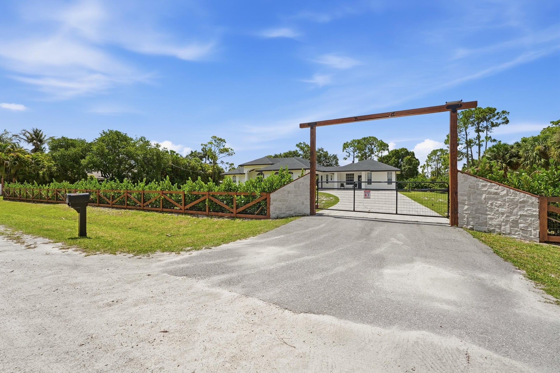 Residence photo 68