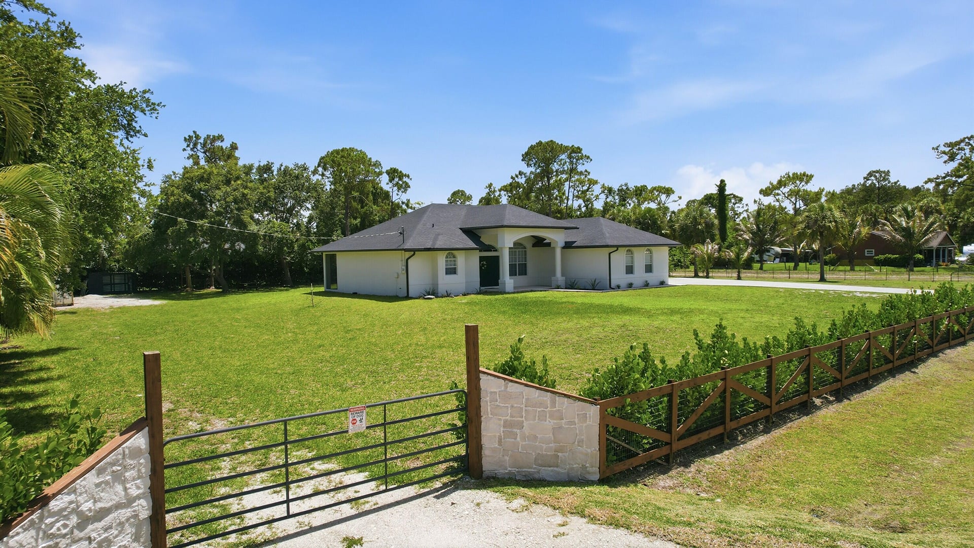 Residence photo 75
