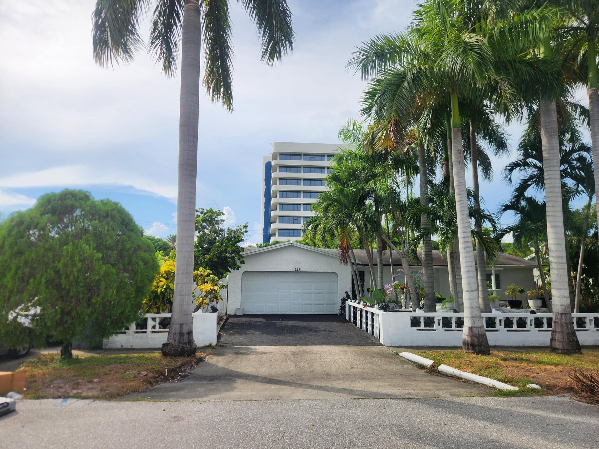 Residence photo 2