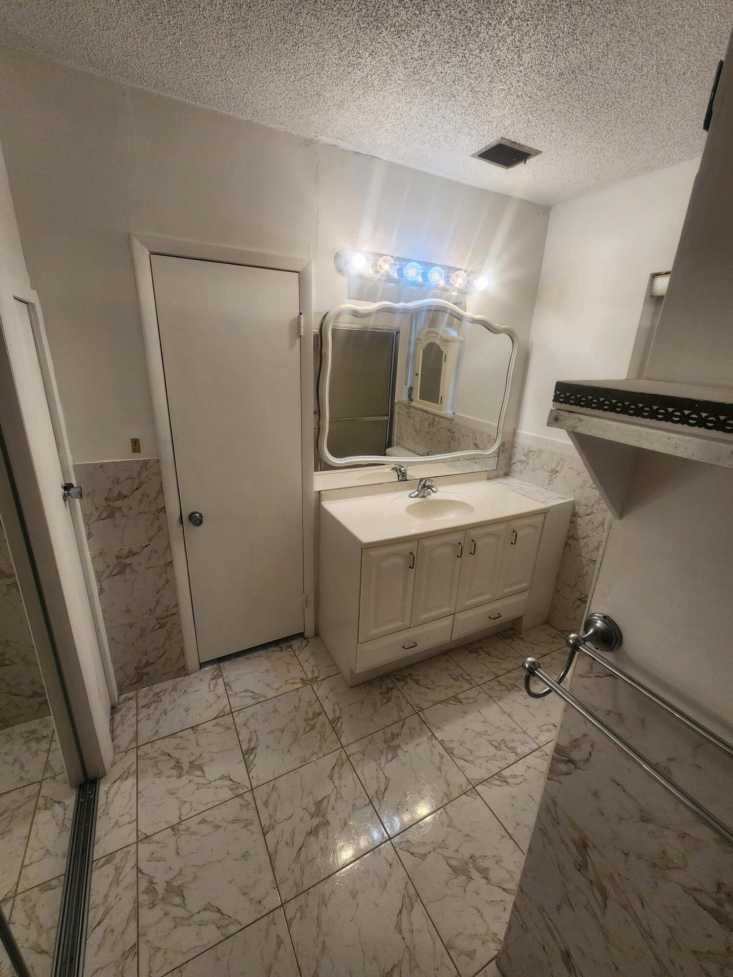 Residence photo 33