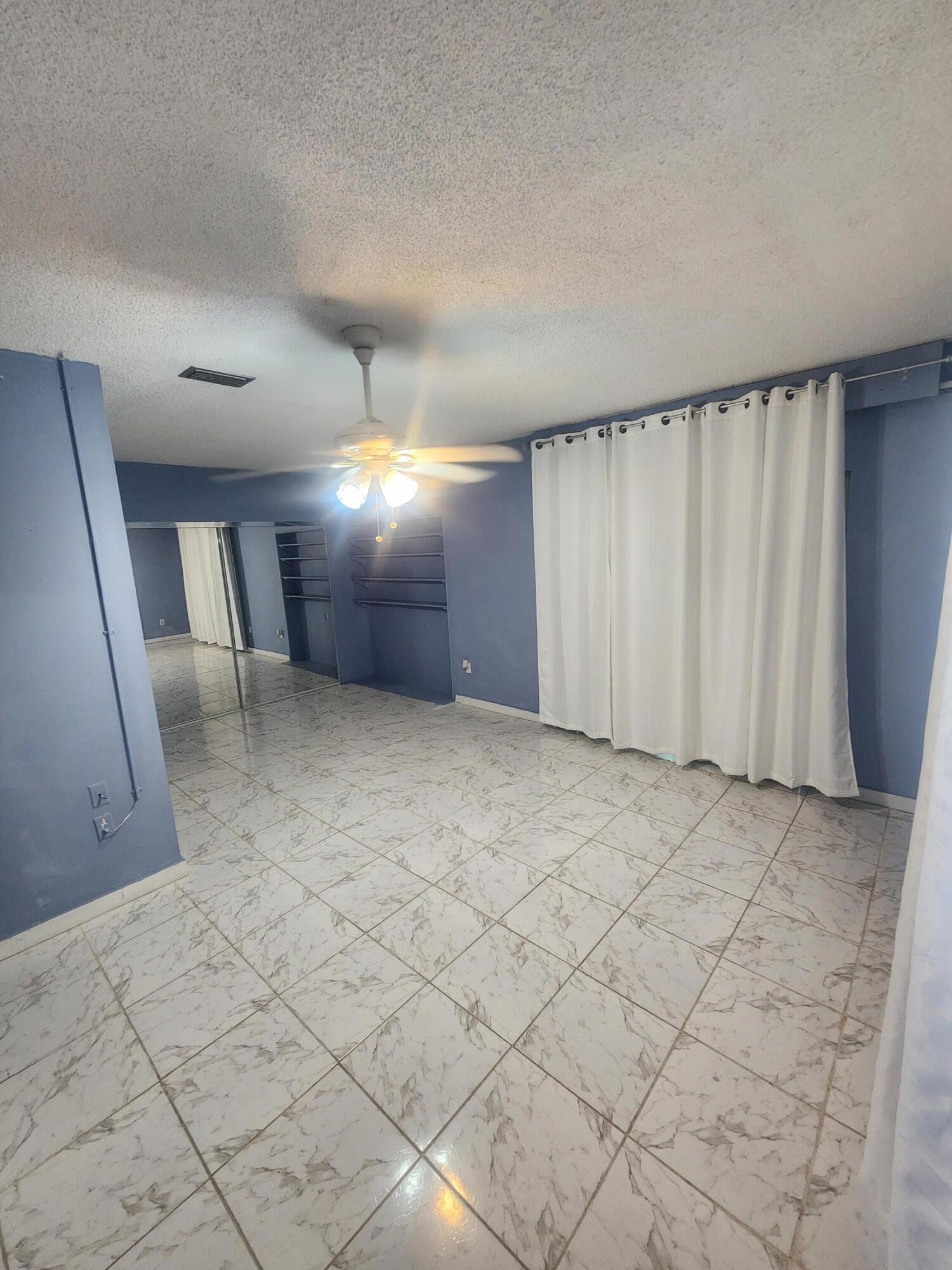 Residence photo 36