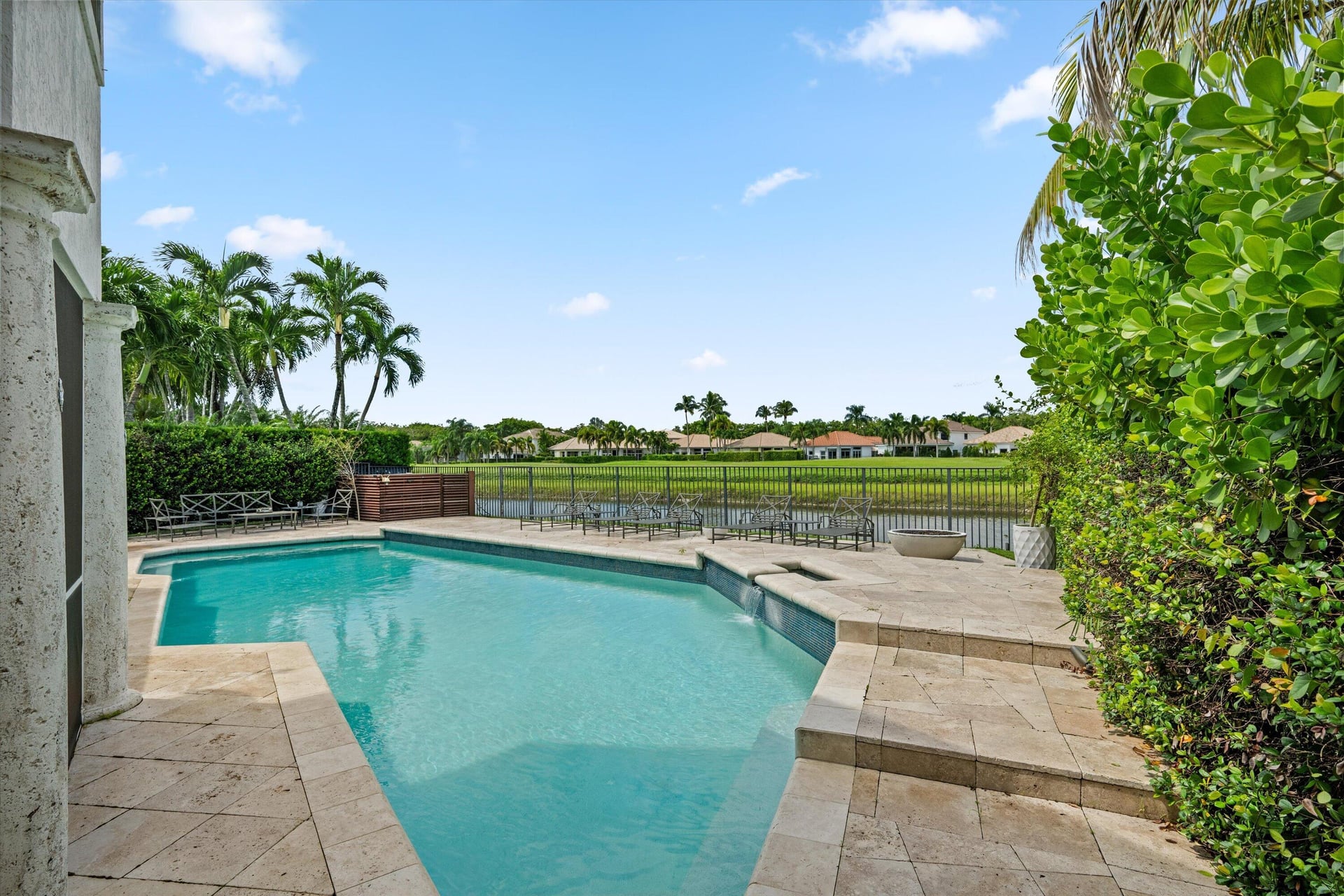 Residence photo 5