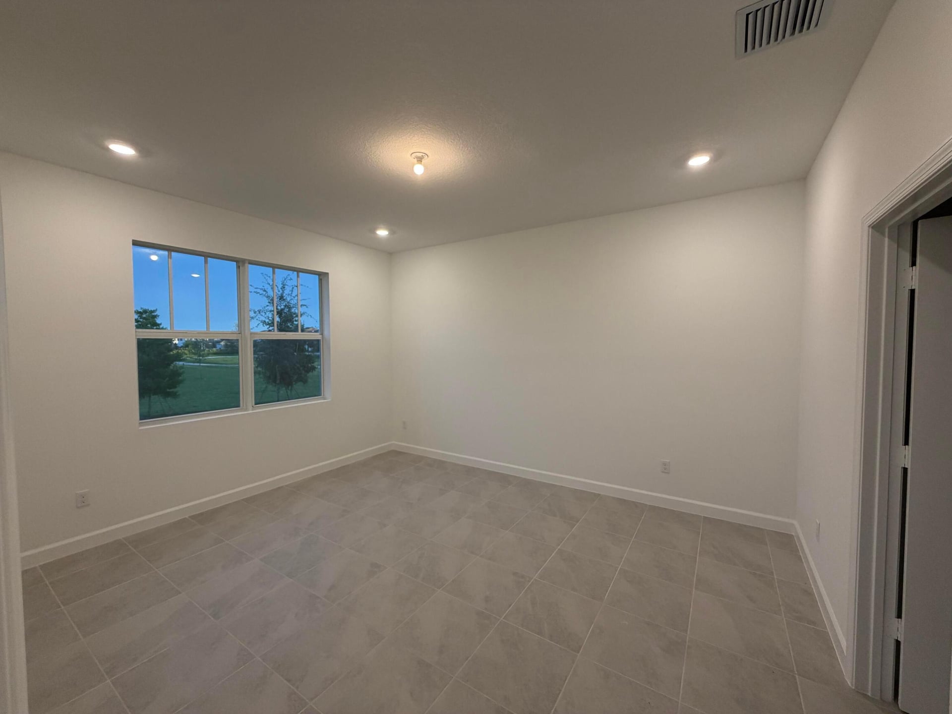 Residence photo 9