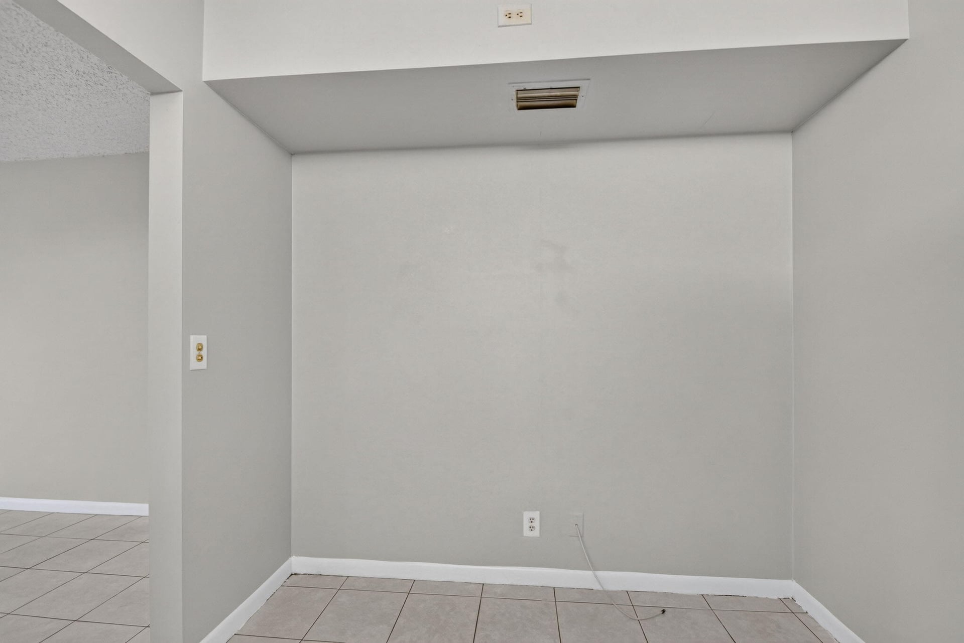 Unit C1 photo 13