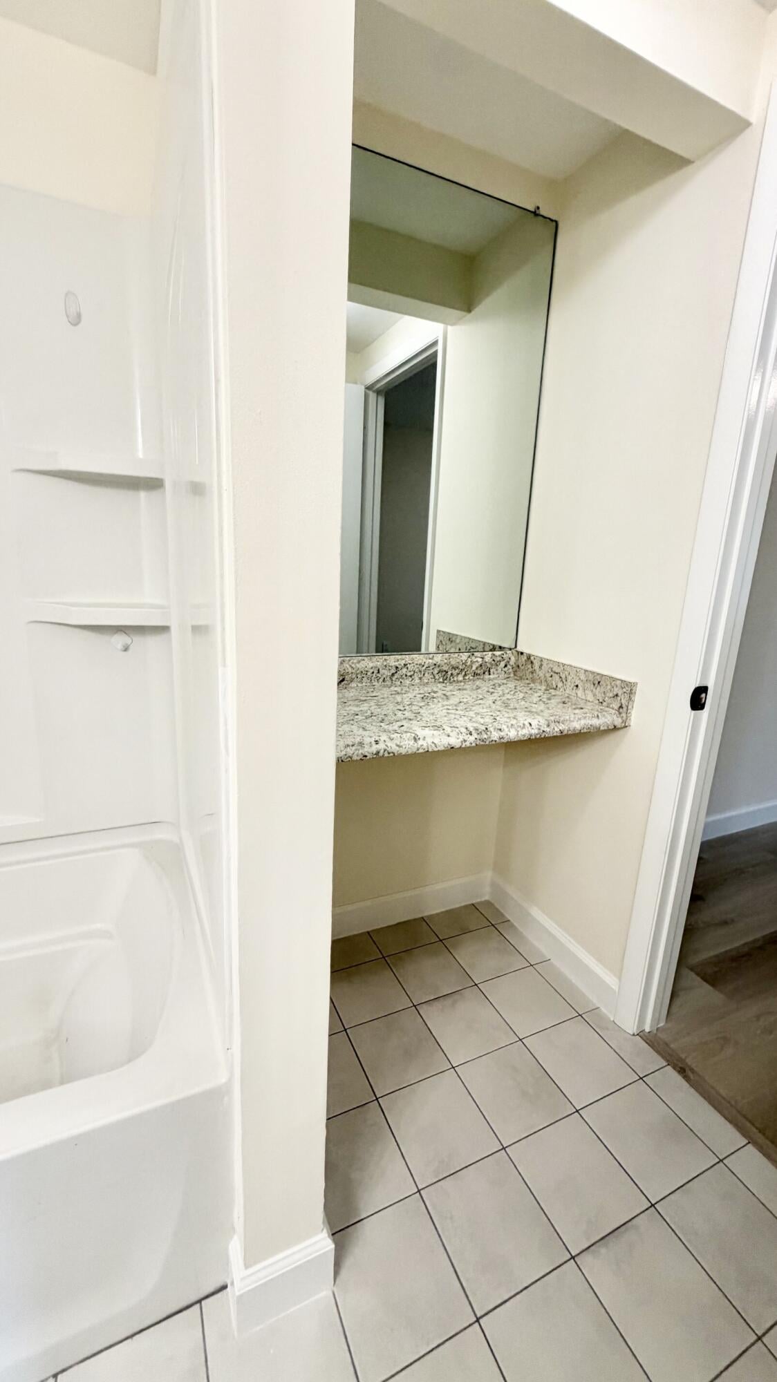 Unit D2 photo 10