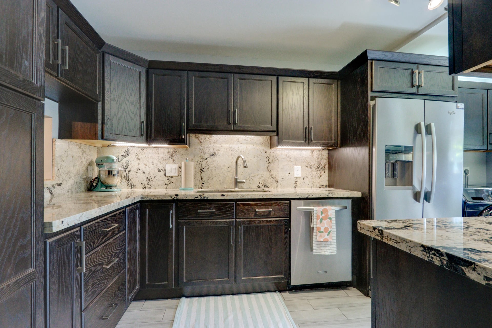 Unit 115 photo 5