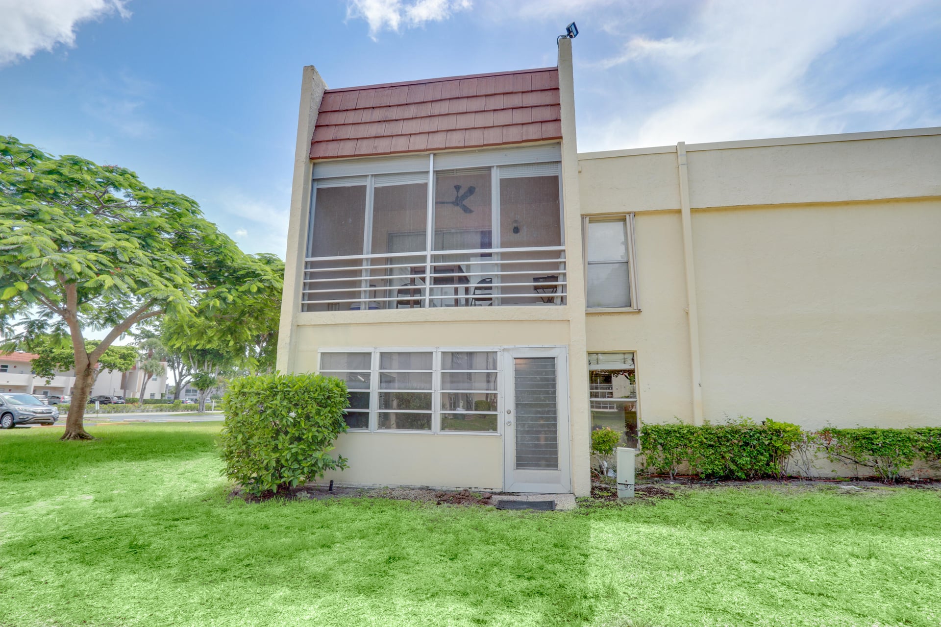 Unit 115 photo 23