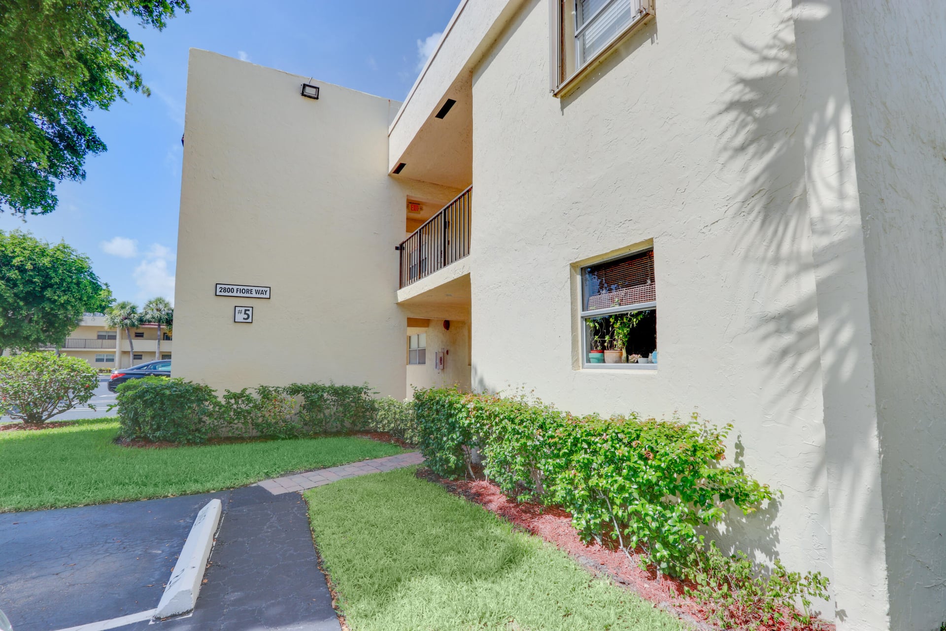 Unit 115 photo 24