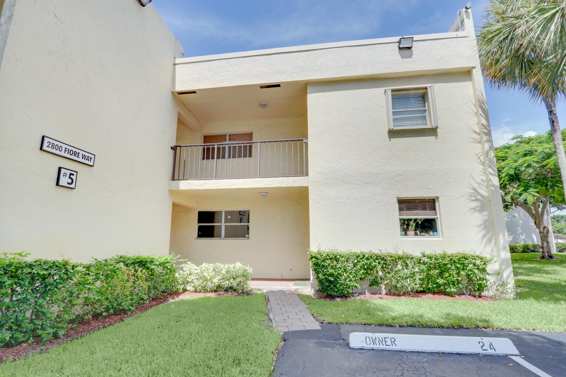 Unit 115 photo 28