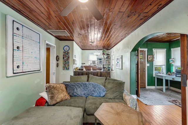 Residence photo 16
