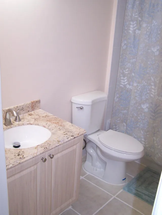 Unit 420 photo 11