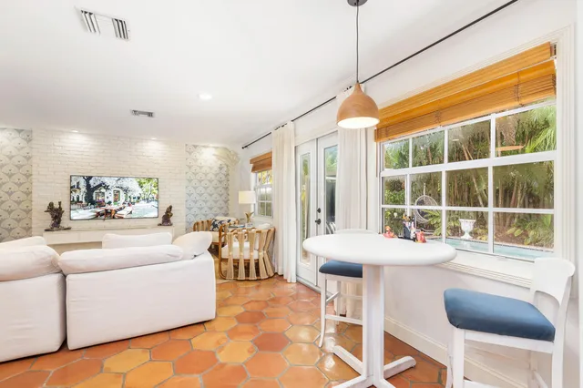 SoSo West Palm Beach Residence photo 19