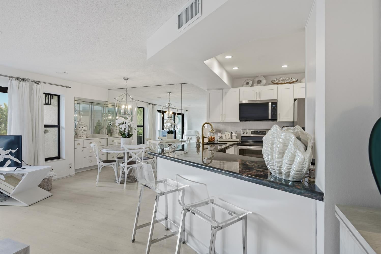  Unit V2-203 photo 7