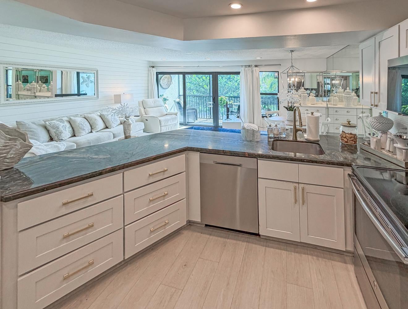  Unit V2-203 photo 11