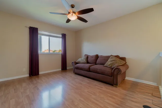 Residence photo 12