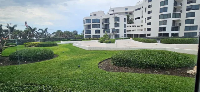 Unit 107S photo 50