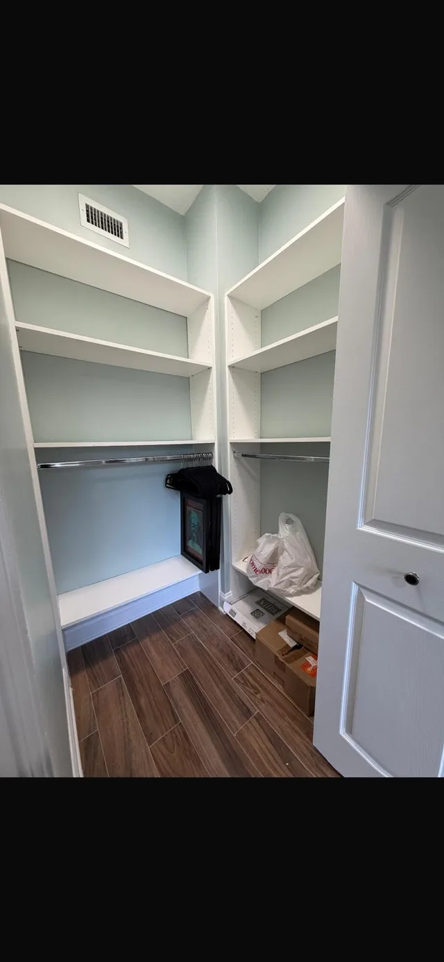 Unit 6301 photo 3