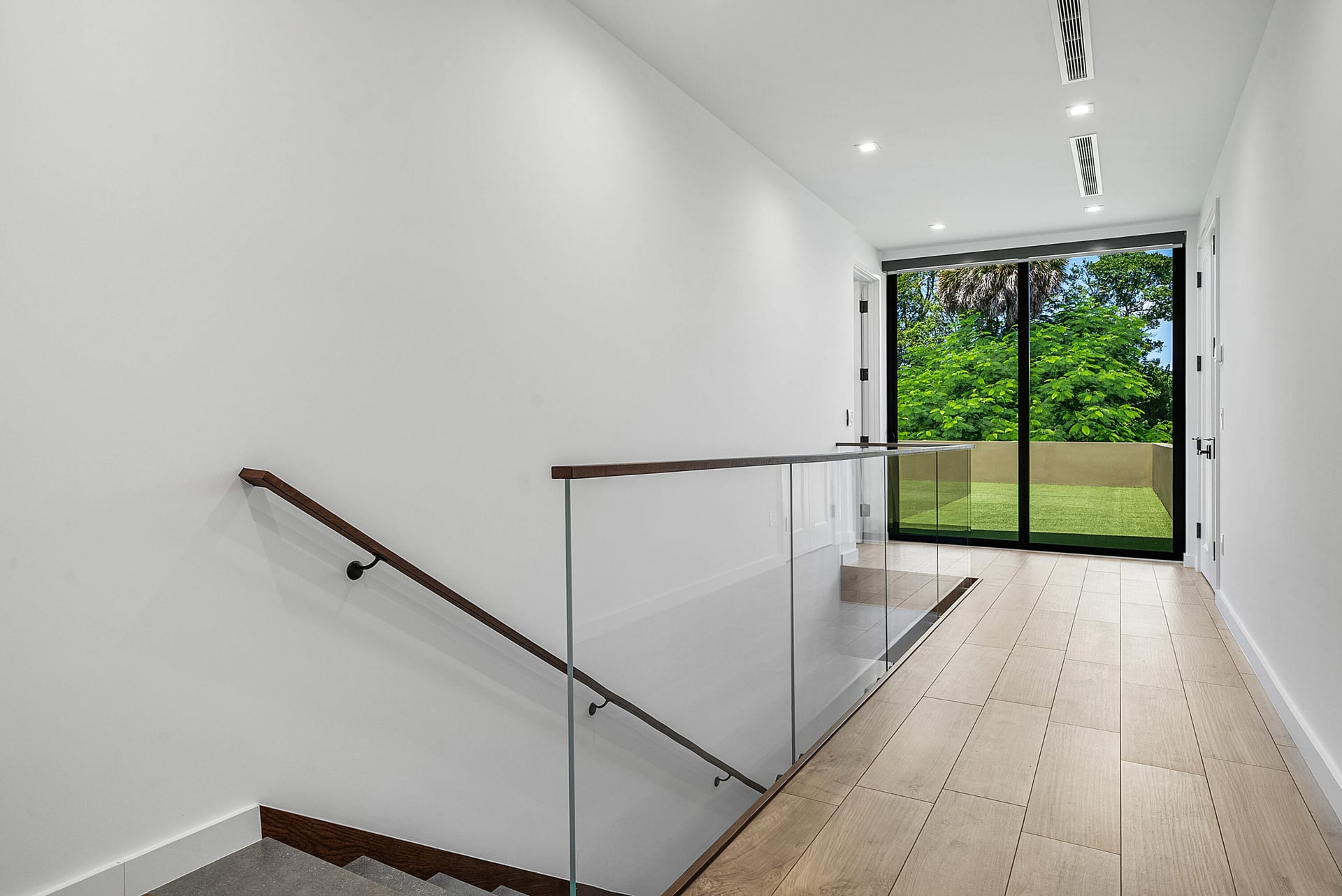 Residence photo 52