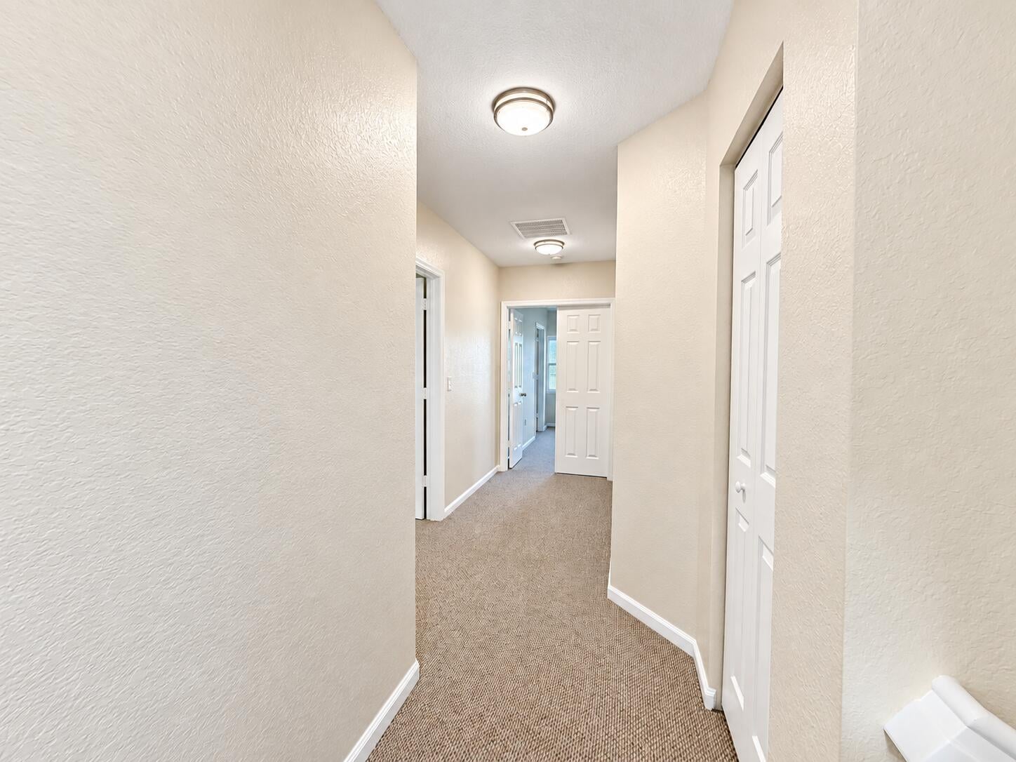 Residence photo 12