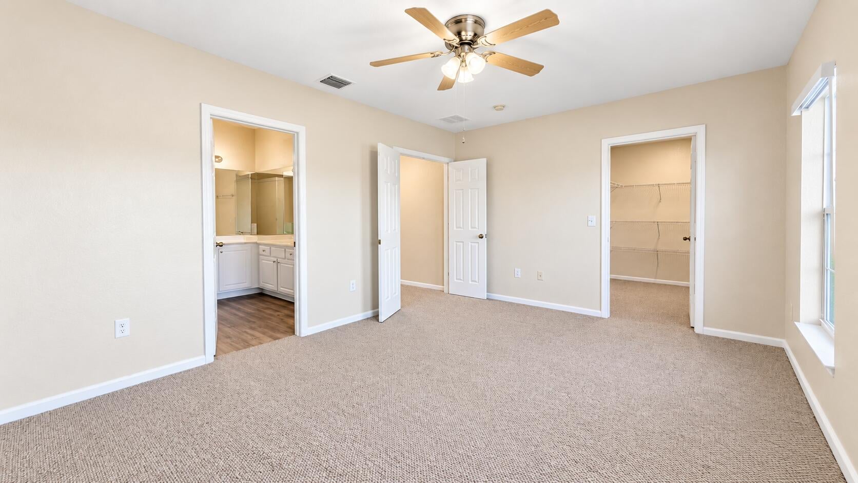 Residence photo 18