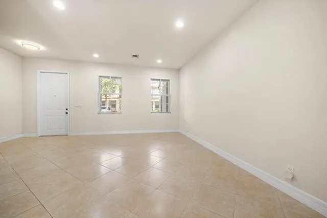 Residence photo 6