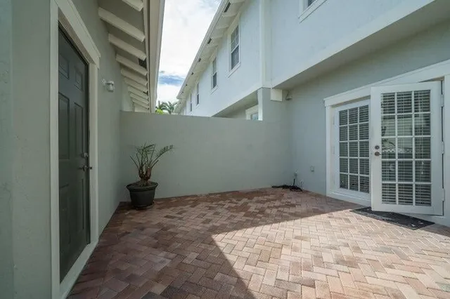 Residence photo 12