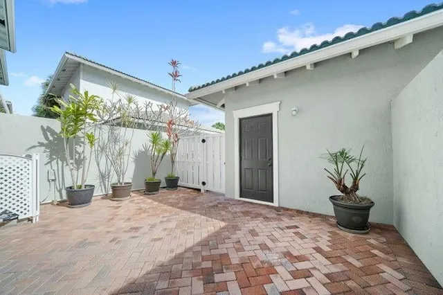 Residence photo 16