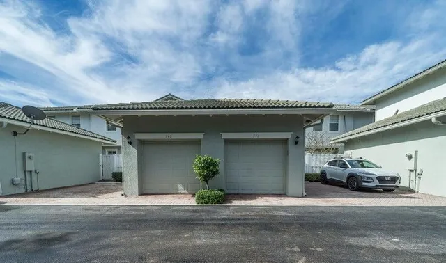 Residence photo 17