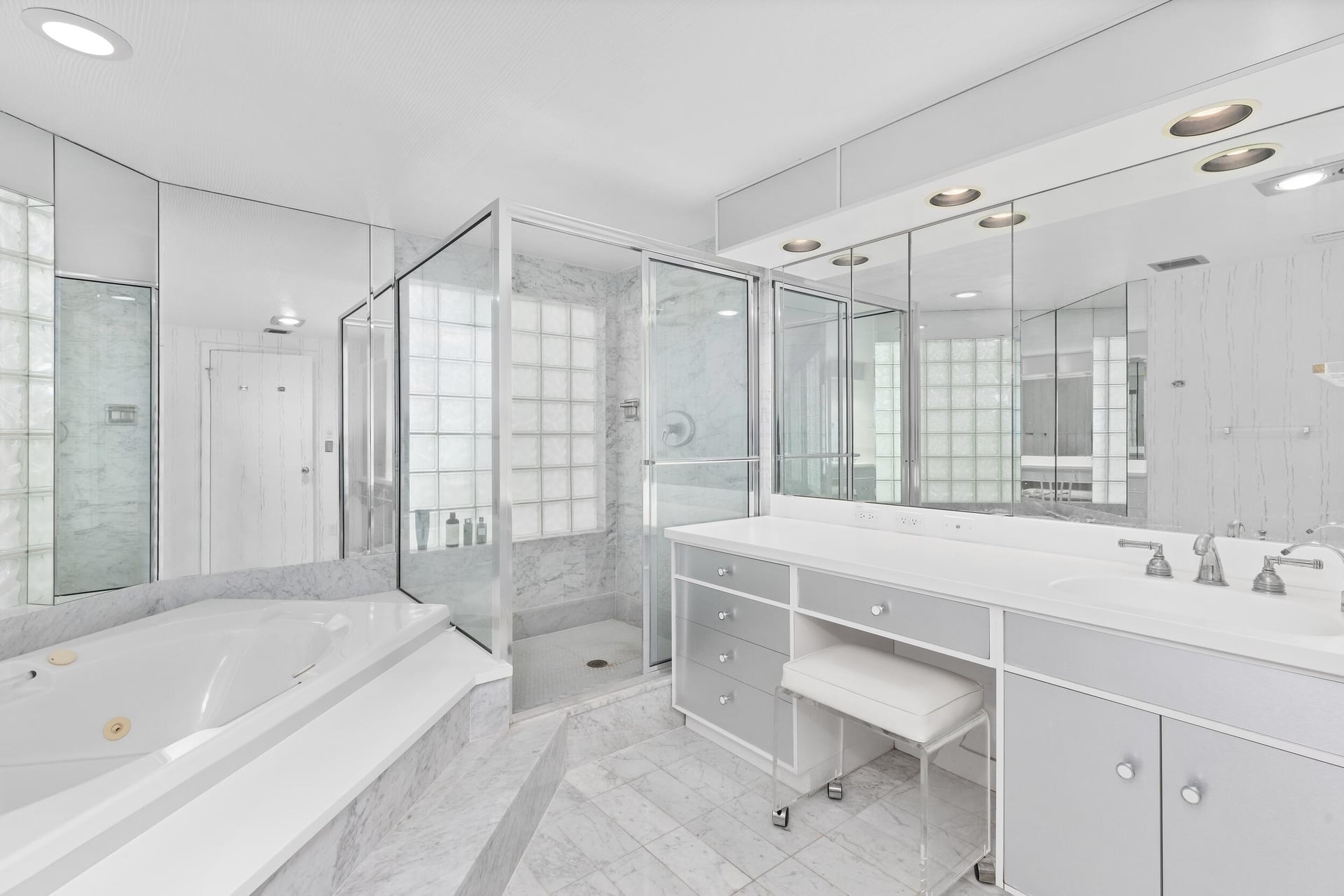 Sloan's Curve Palm Beach Unit 107n photo 20