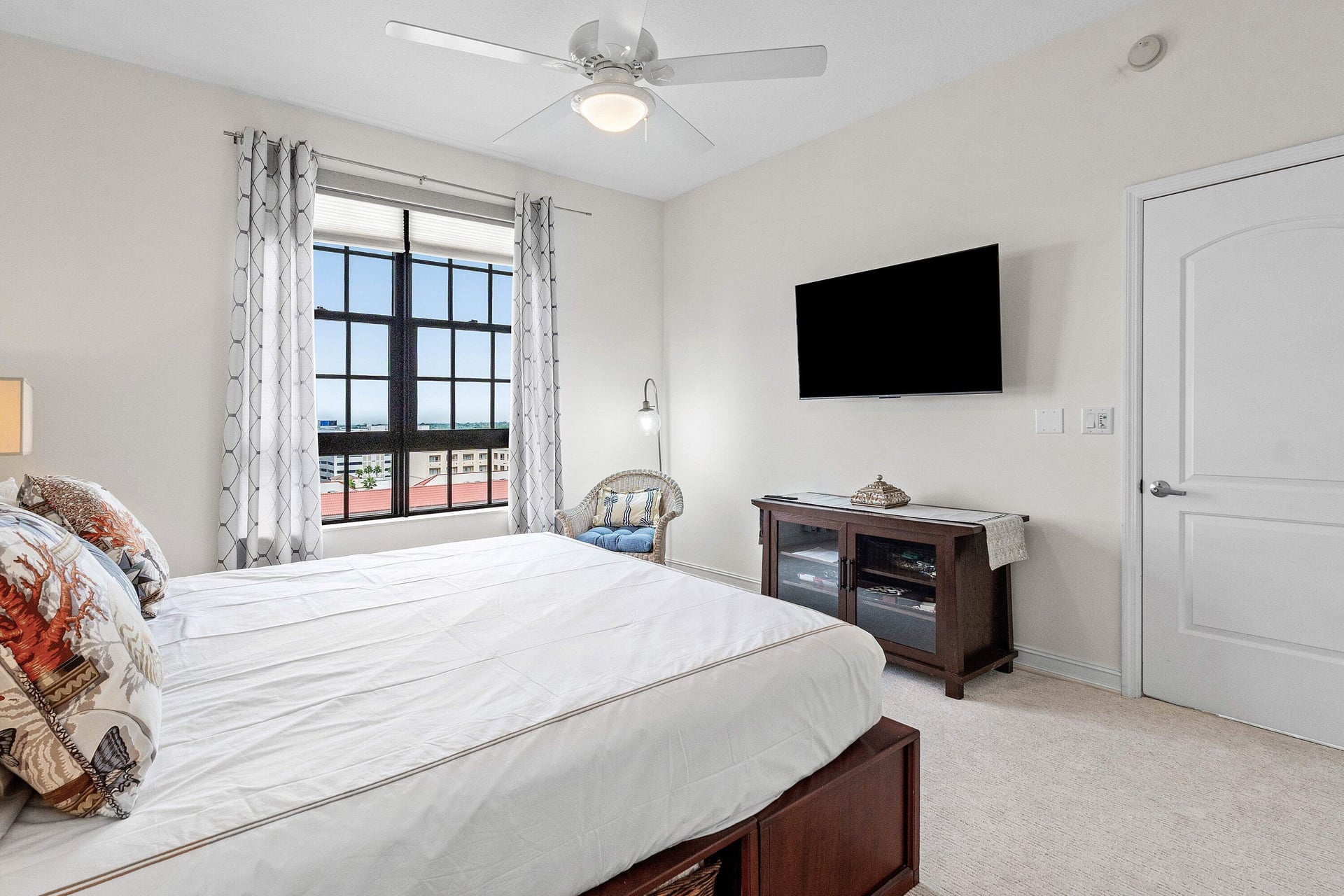 One City Plaza Unit 903 photo 13