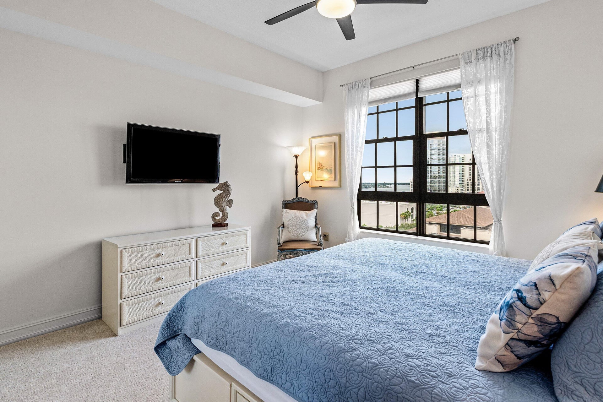 One City Plaza Unit 903 photo 18