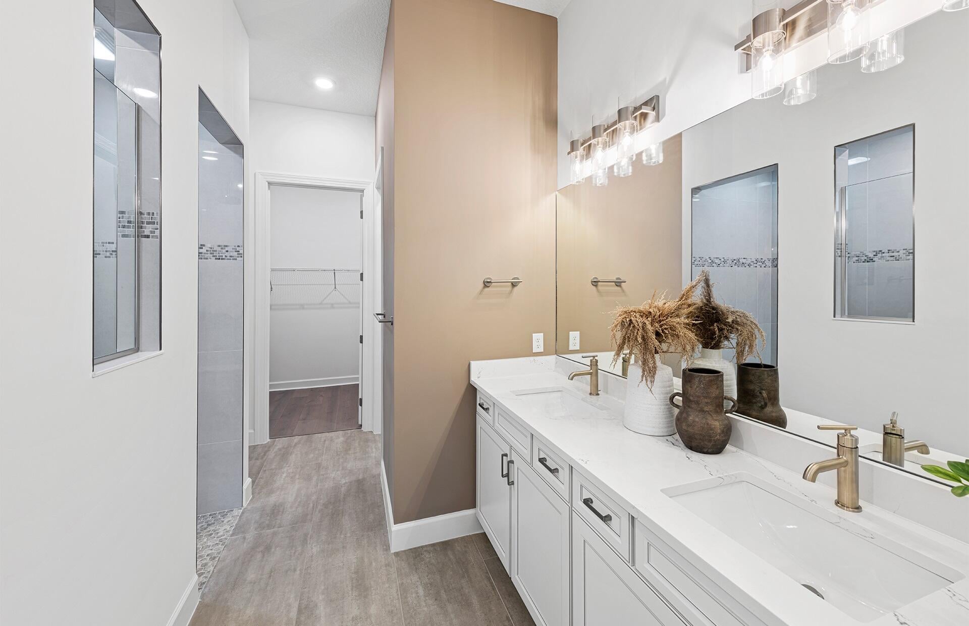 Avenir Unit 29 Mystique photo 12